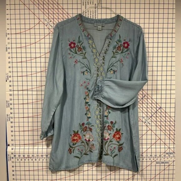 Embroidered Blue Floral Women's Top - Picture 2 of 7